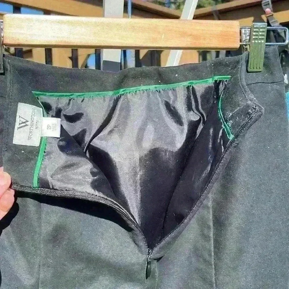 Worthington women’s size 2 petite skirt with zipper closure and zipper accents - Picture 3 of 9